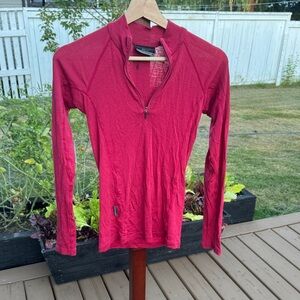 Red icebreaker wool Quarter-Zip Long Sleeve Top